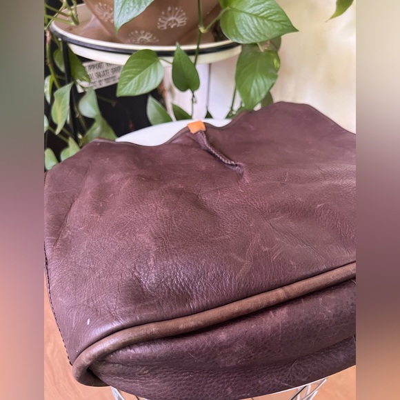 UGG AUSTRALIA | Classic Crossbody Bag - Picture 5 of 8